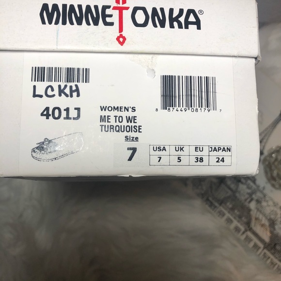 Minnetonka moccasins - Picture 6 of 6